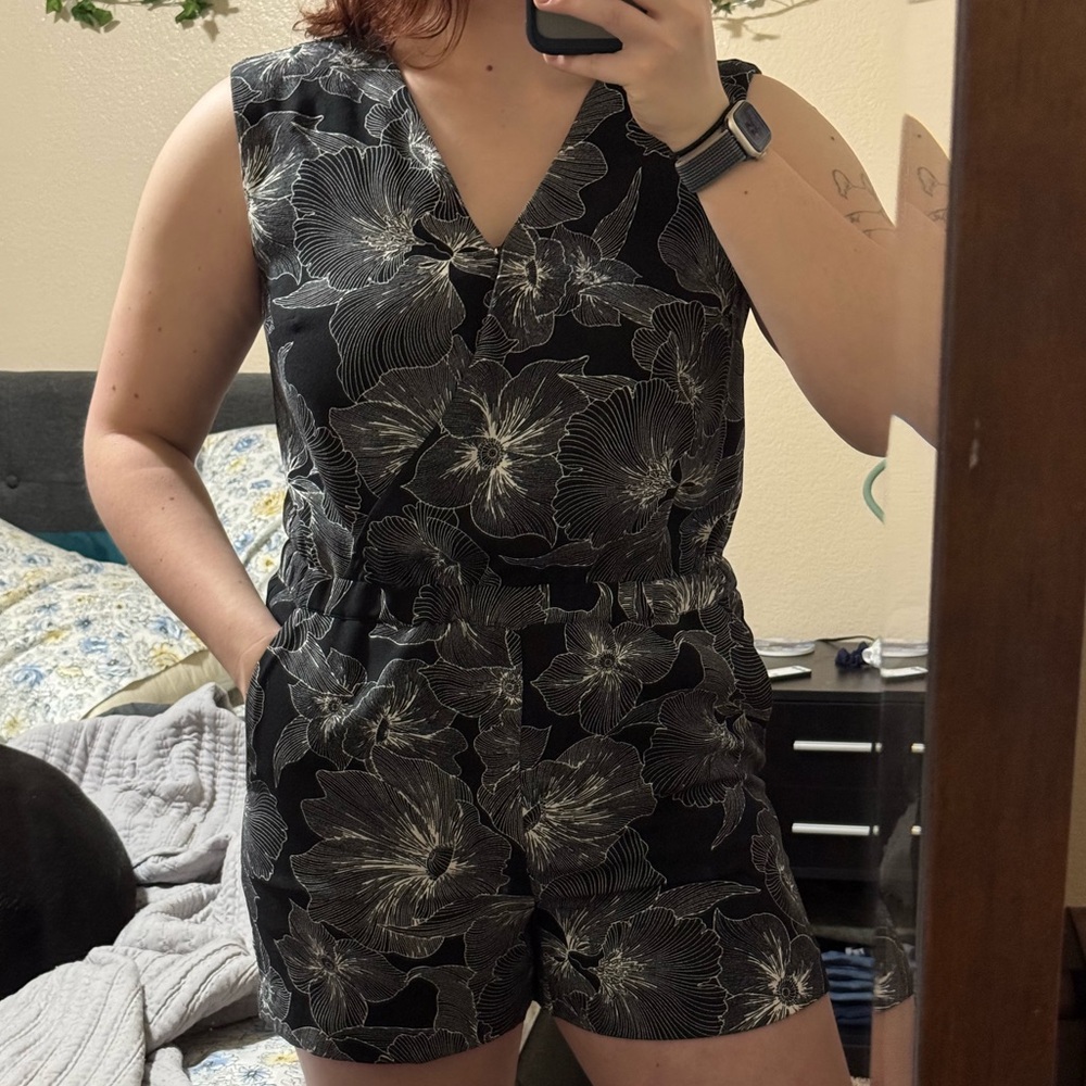 LOFT Black Floral Jumpsuit with V-Neck Sleeveless Design and POCKETS